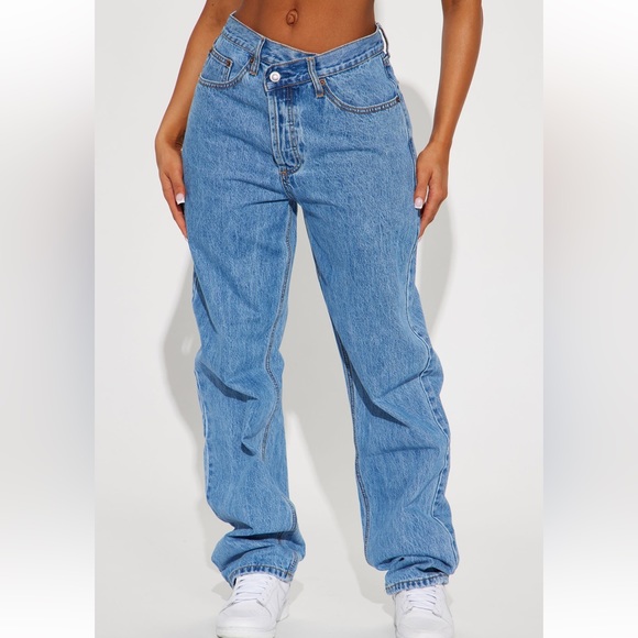 Fashion Nova NWT unsymmetrical waist Jeans - Picture 2 of 12